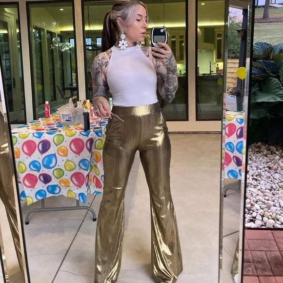 โ๏ธ๐Meet ur Posher ๐๐ - Picture 1 of 7